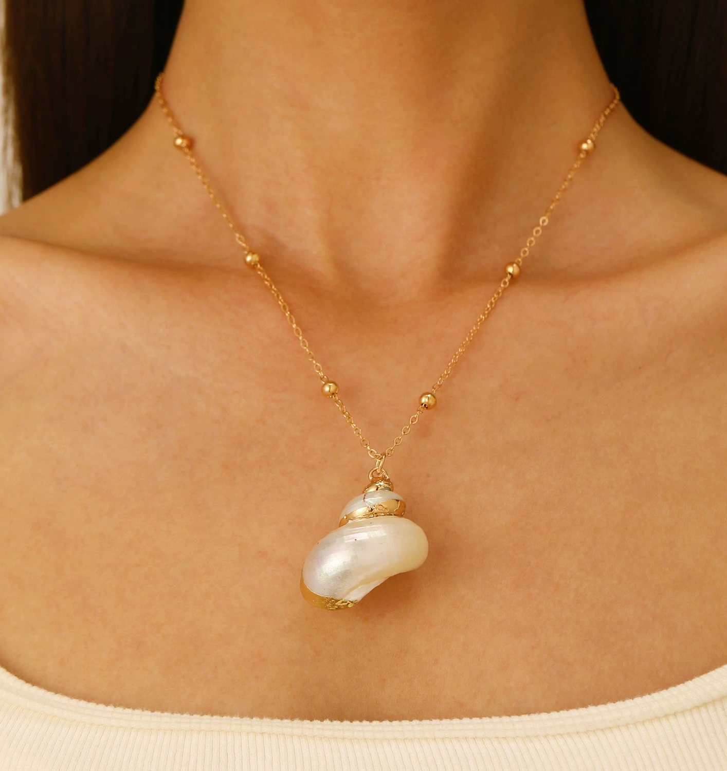 Natural Seashell Pendant Necklace