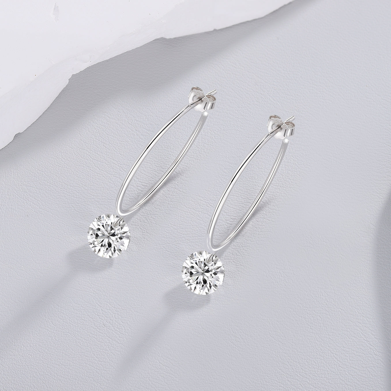 Halo Moissanite Stud Earrings | Platinum-Plated S925 Silver