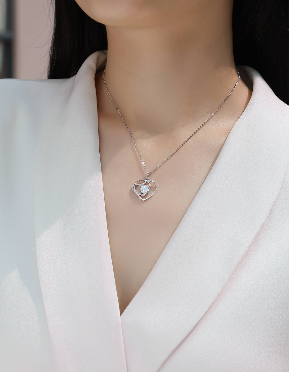 Heart To Heart Light Luxury Necklace