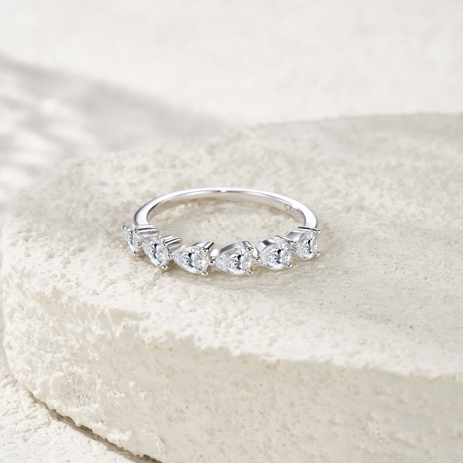 Minimalist Morganite Diamond Ring