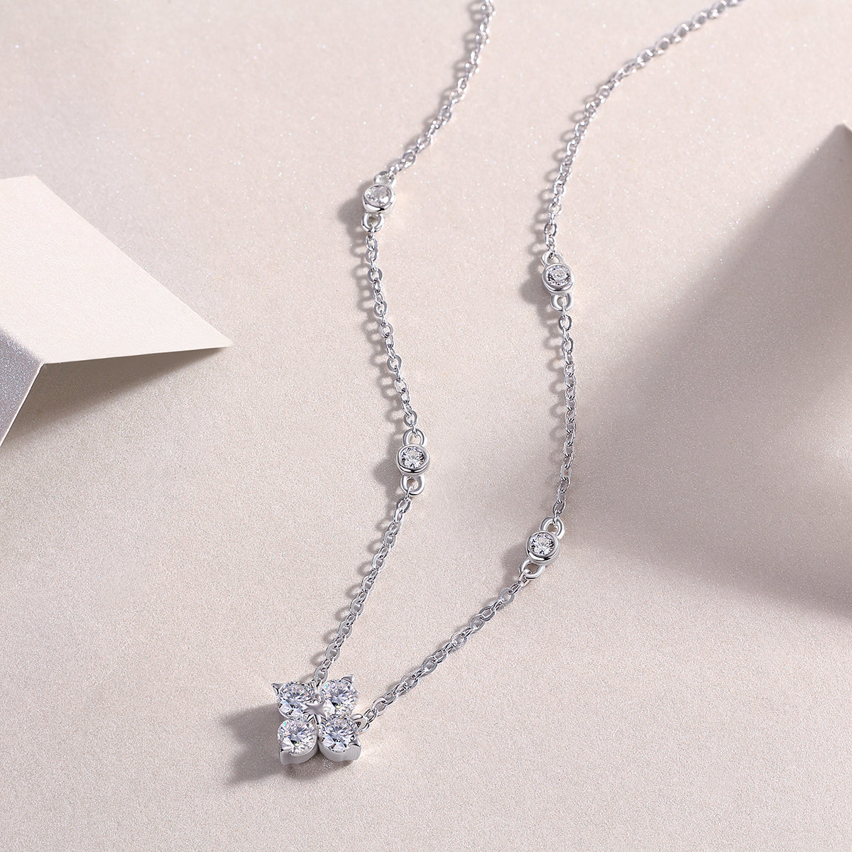 Star Moissanite Pendant Necklace | Platinum-Plated S925 Silver